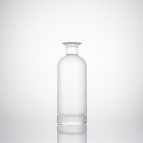 China manufacturer Oslo 750ml Custom Glass Liquor Bottle Rum Whisky Extra Flint Glass Bottle