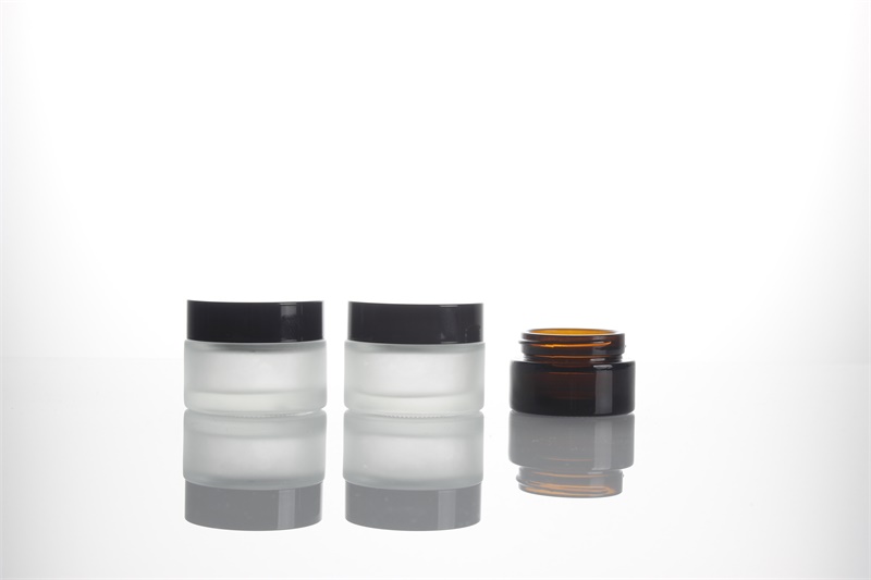 wholesale custom Round white matte glass jar with black plastic lid for cosmetics for body cream, bath salt, gel, skin care, powder