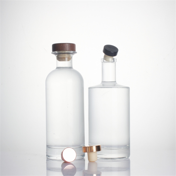 China supplier extra flint clear spirit liquor alcohol rum vodka Oslo brandy glass bottle with cork Custom