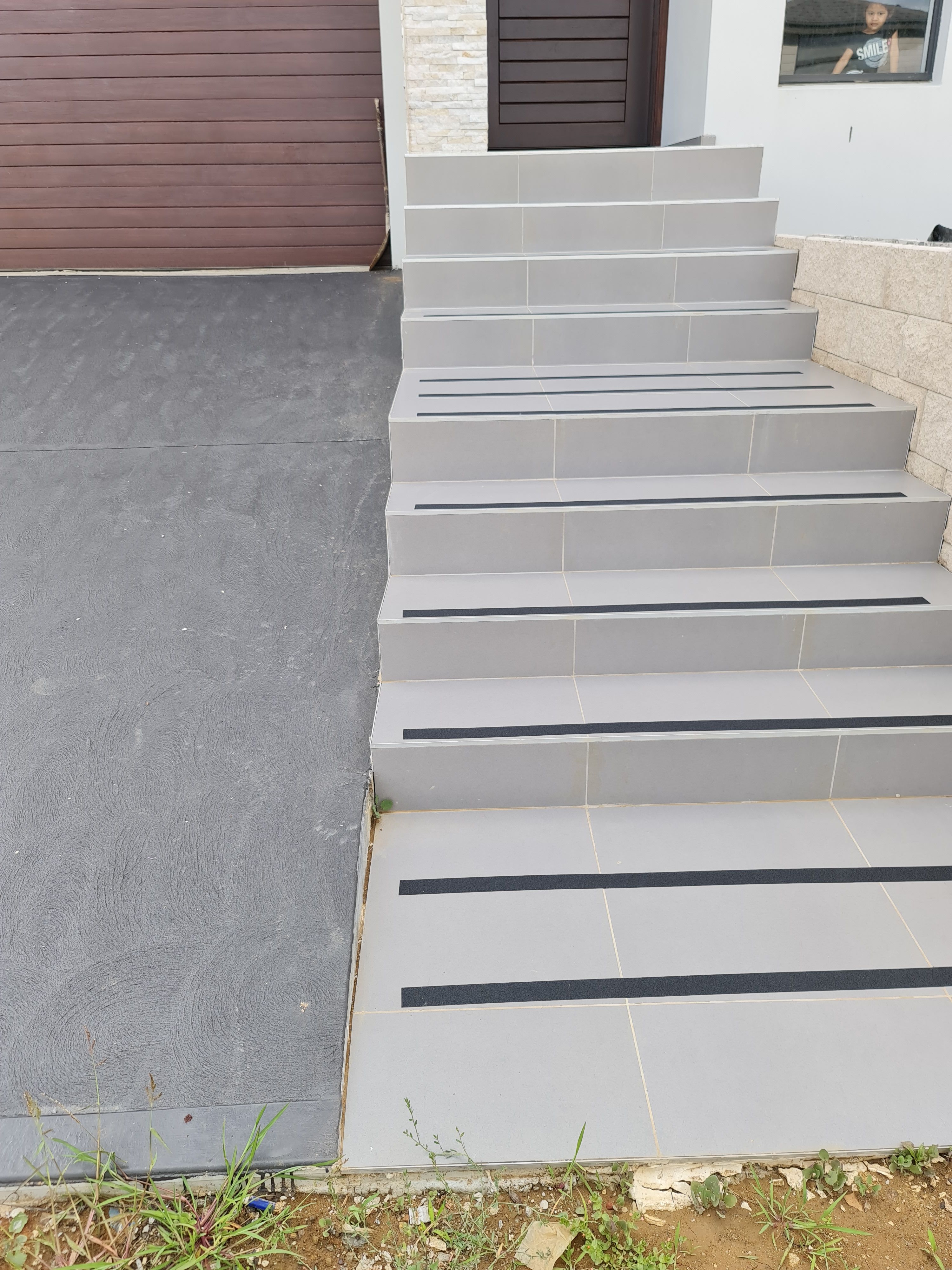 How to Install Outdoor Glass Balustrade on Steps: Expert Tips and Ideas