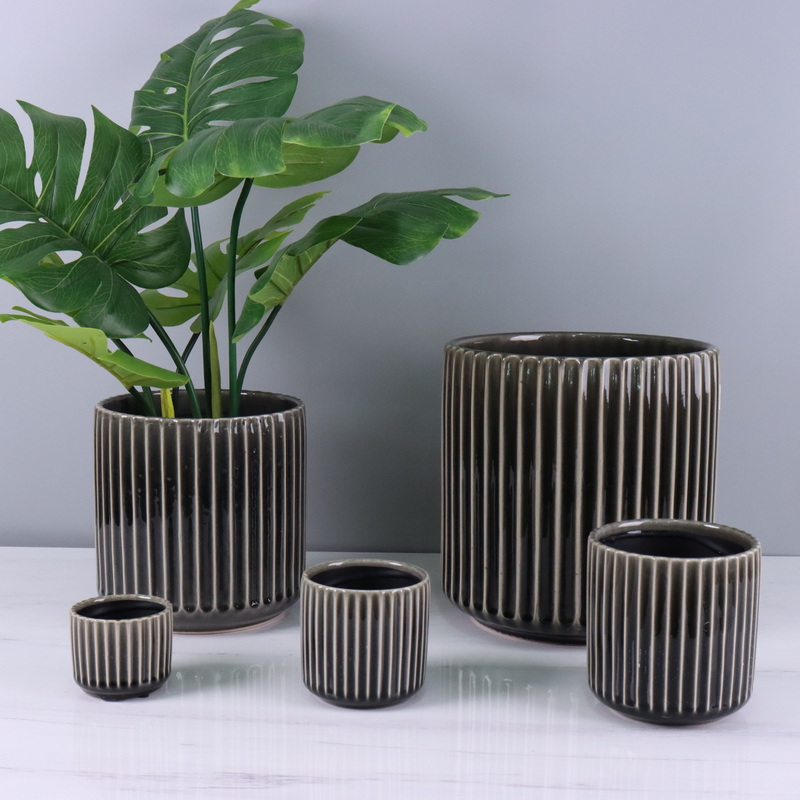 Top Selling Regular Type Home Décor Ceramic Planter & Vase