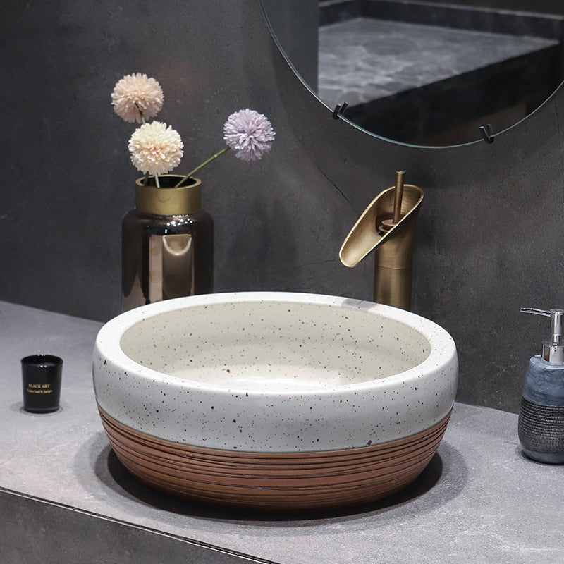Techno File: Bentonite - Ceramic Arts Network