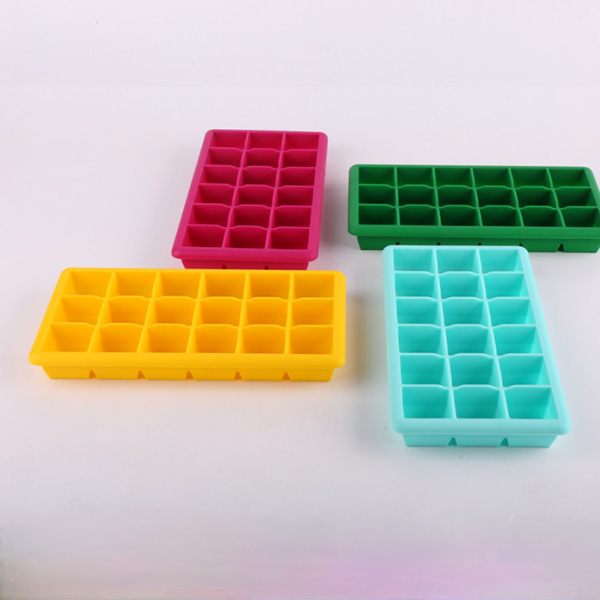 18 chamber reusable refrigerator silicone ice tray