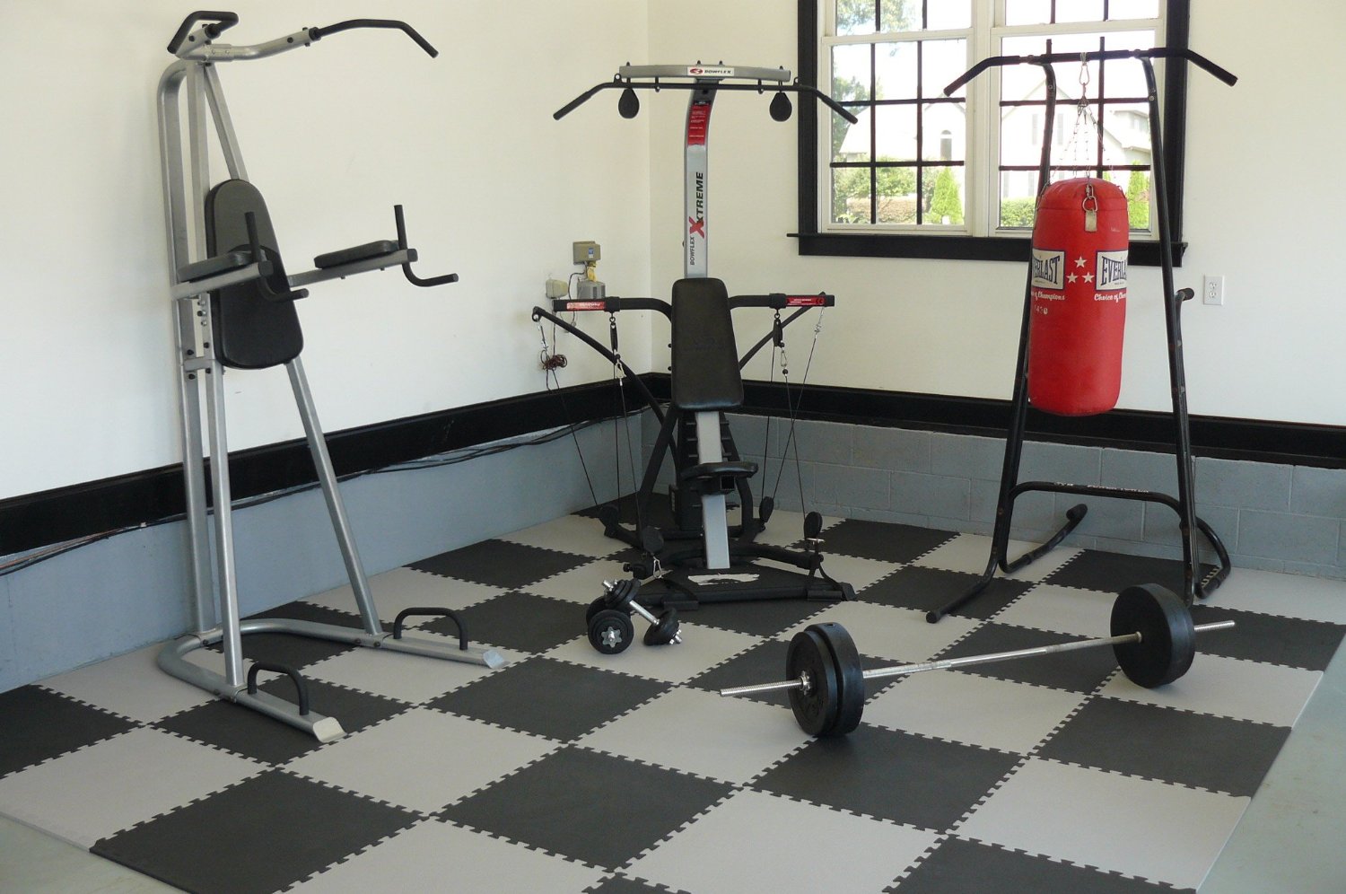 Rubber Garage Floor Mats - Interlocking Exercise Gym Flooring and Car Mats