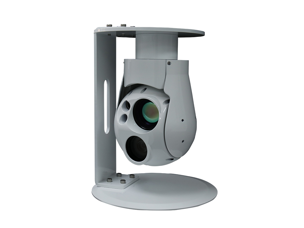 How do infrared thermal cameras, like the one used in the Cavalcante capture, work?