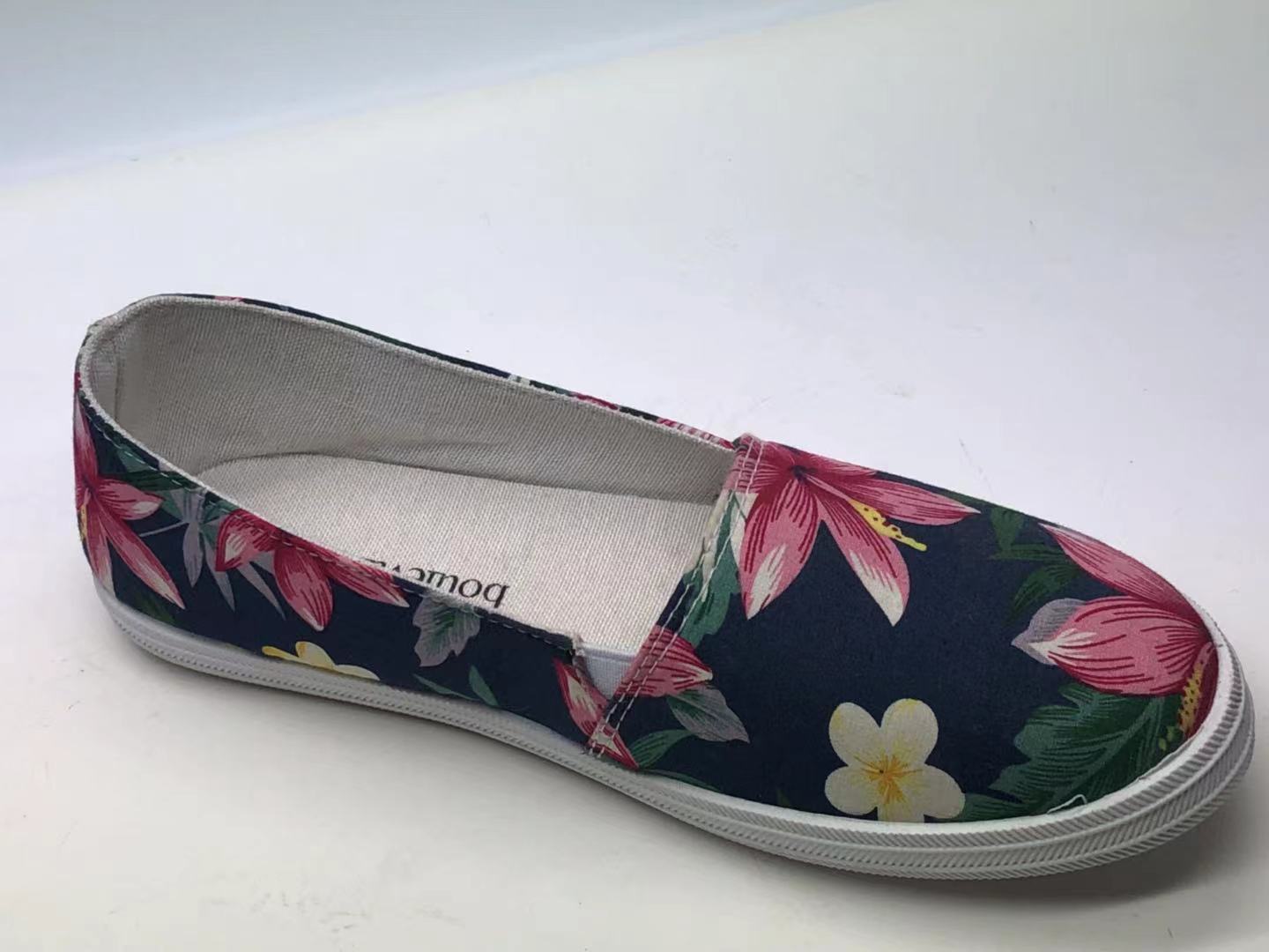 Women's Slip on Shoes Low Top Printed Fabric Sneakers Non Slip Fashion Casual Shoes