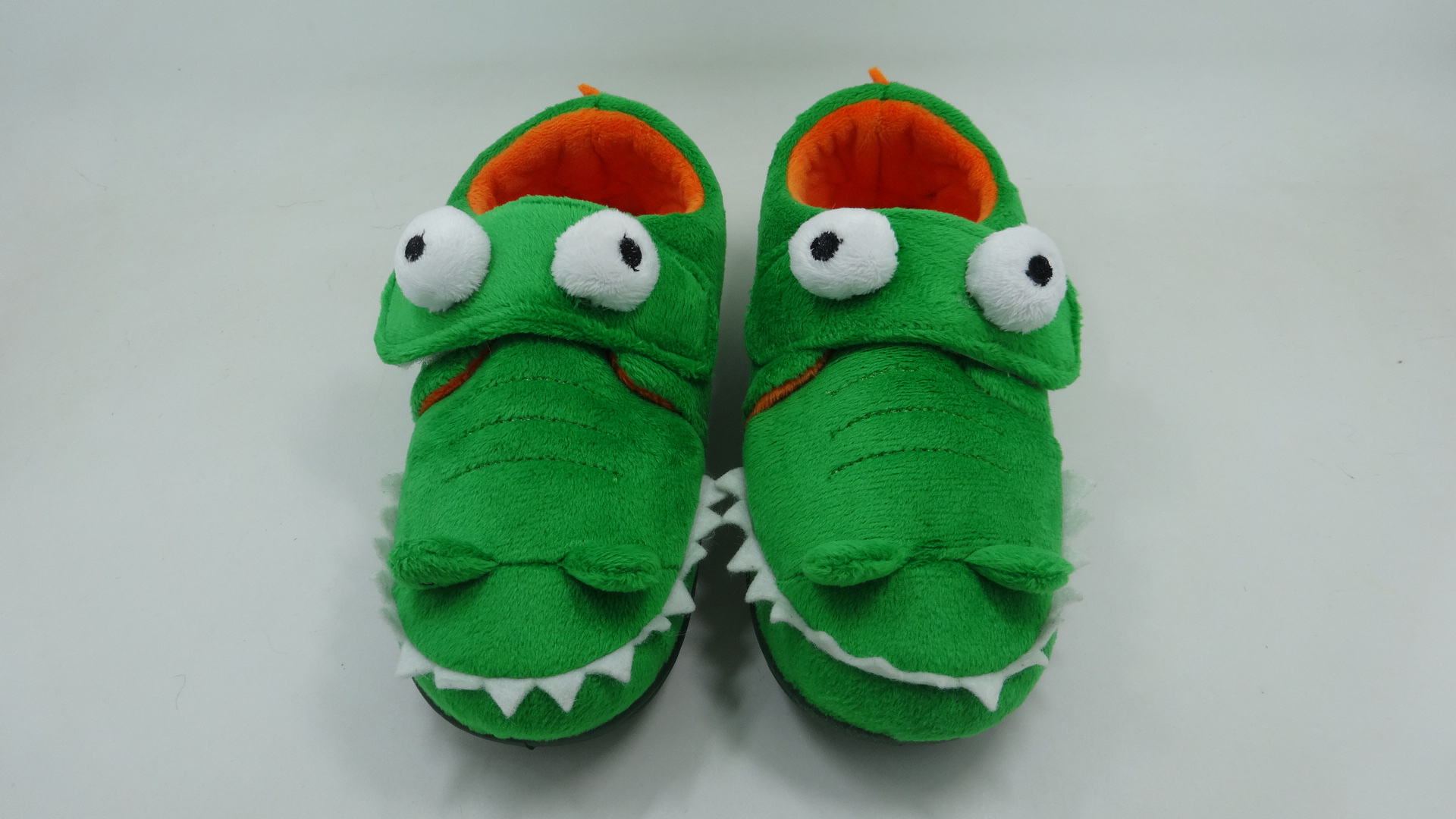 Girls' Boys' Home Slippers Warm Crocodile  House Slippers For Kids Super Terry Lined Winter Indoor shoes 