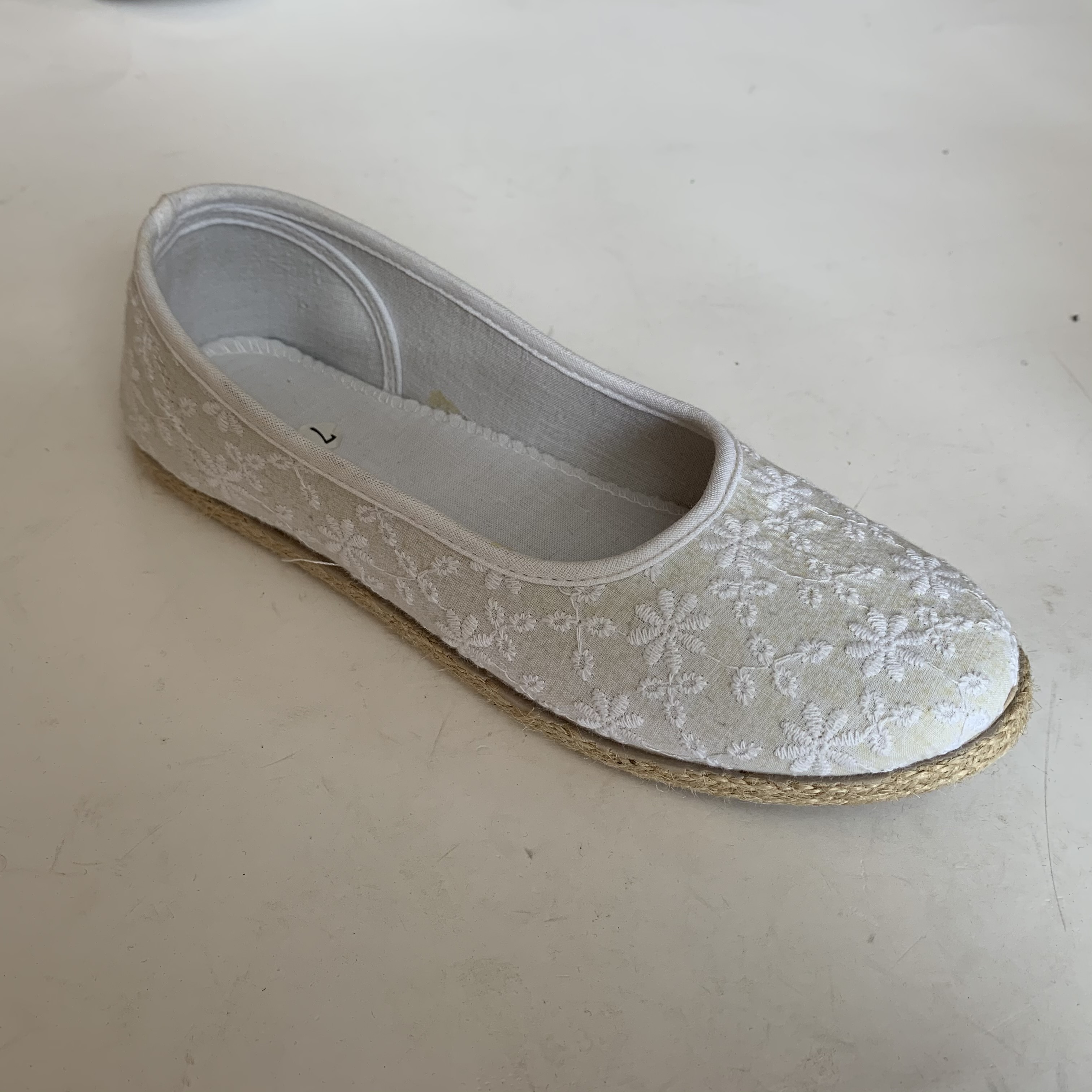 Women's White Lace Fabric Flats Shoes
