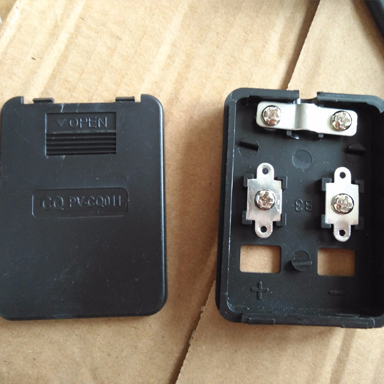  Compact Solar Panel Connector Box for Easy Installations