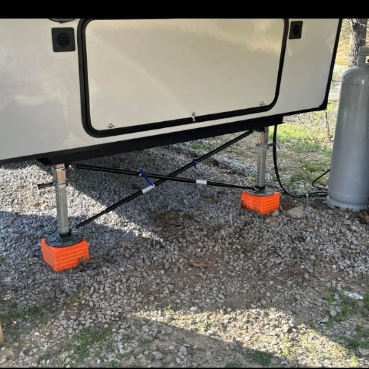 The Ultimate Guide to Choosing and Using a Fifth Wheel Stabilizer Jack