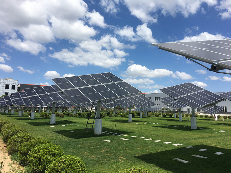 140-MW Texas solar project powers Houston area grid