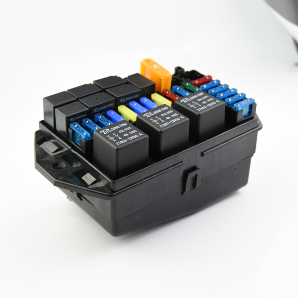  ZT301  control box for fuses and relays