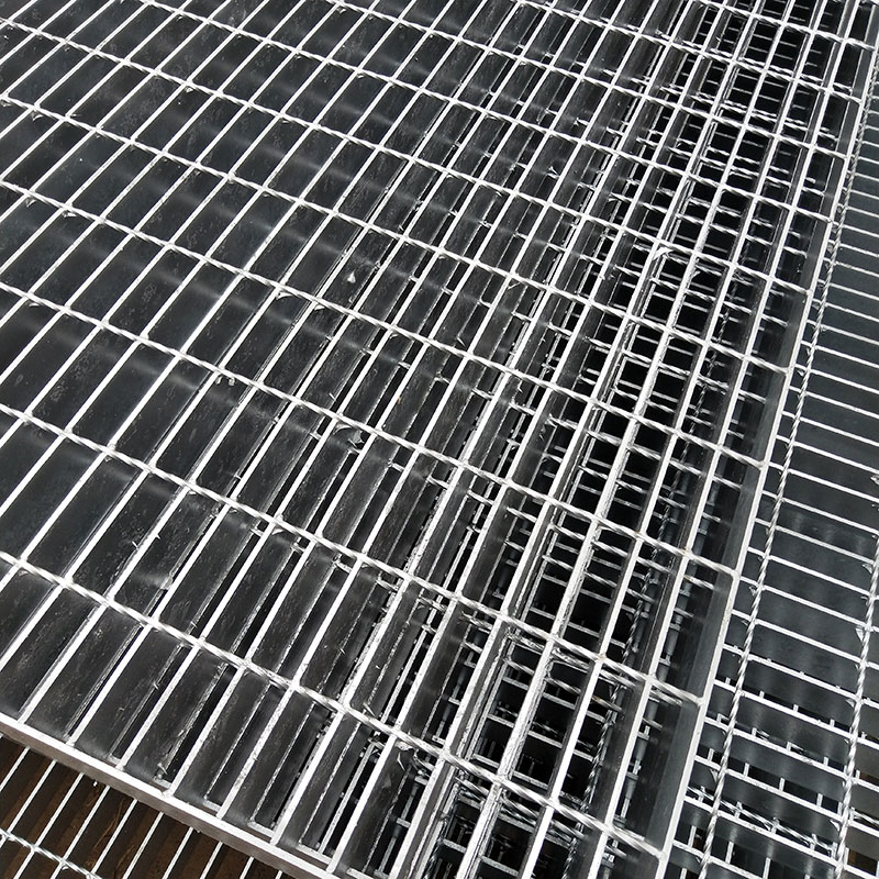 Strong and Durable Serrated Aluminum Grating for Various Applications
