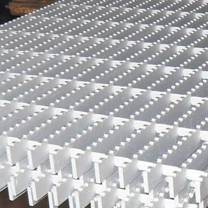 Durable Galvanised Steel Grid Flooring for Various Applications