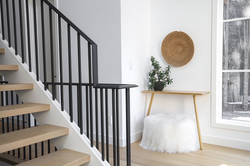 Wrought Iron Staircase Handrails: Designs, Cost, and Installation Guide
