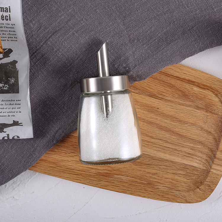 Innovative Electric Pepper Mill Uses Gravity for Perfect Grinding