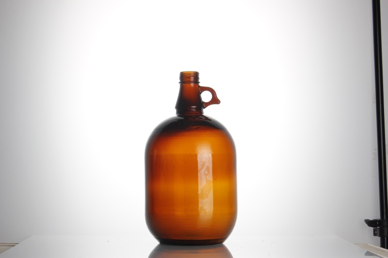  China factory wholesale 1 Gallon 128oz empty Big Capacity Wine Handle Amber Glass Beer Growler spirits liquor glass bottle custom logo 