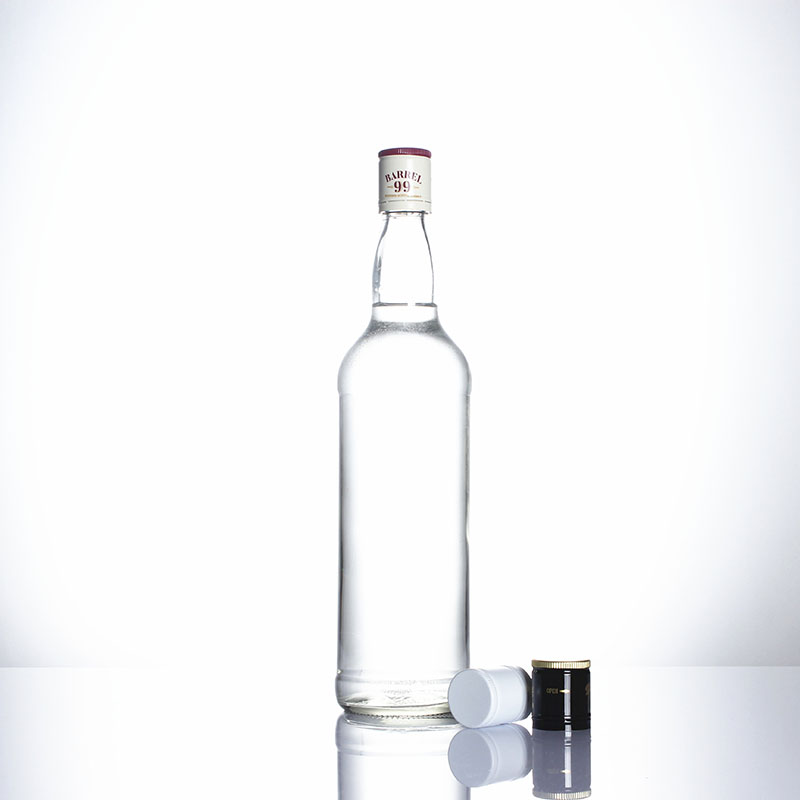 China manufacturer 700ml Empty flint Vodka Rum spirits glass Bottle Liquor Bottle customized logo