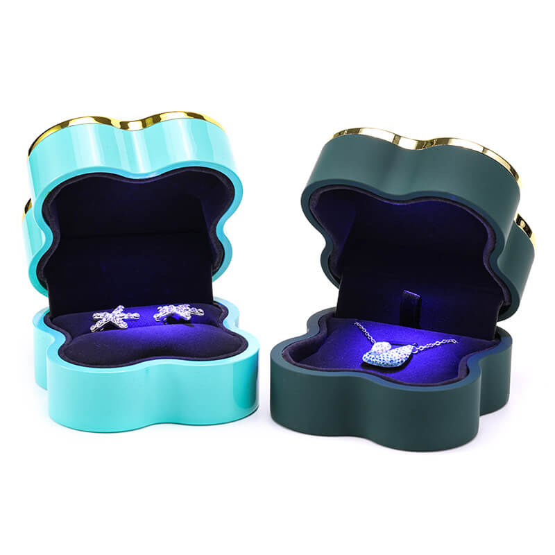 Wholesale Four-leaf LED light Jewelry Box Supplier