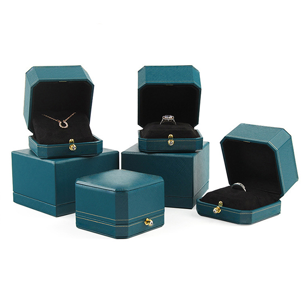 High End Leatherette Jewelry Packaging Box factory
