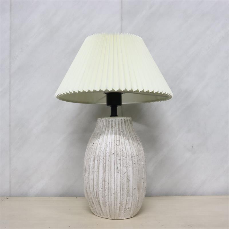Pleated tower shaped ceramic table lamp