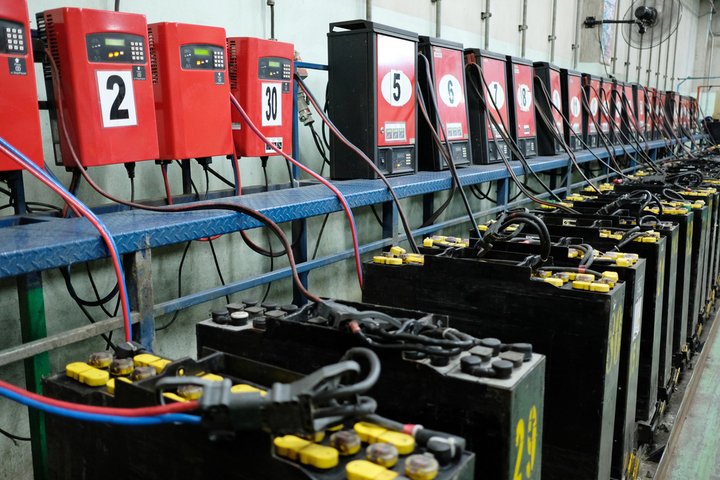 Lithium-ion batteries | Lithium ion Forklift Battery | Jungheinrichatteries