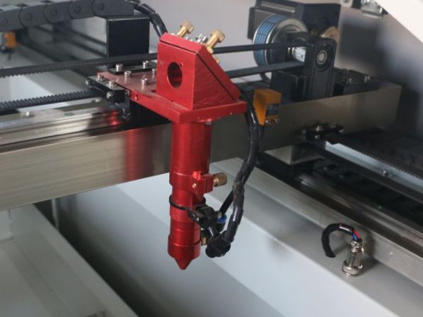 1610 W6 laser cutting machine 6666 (3)