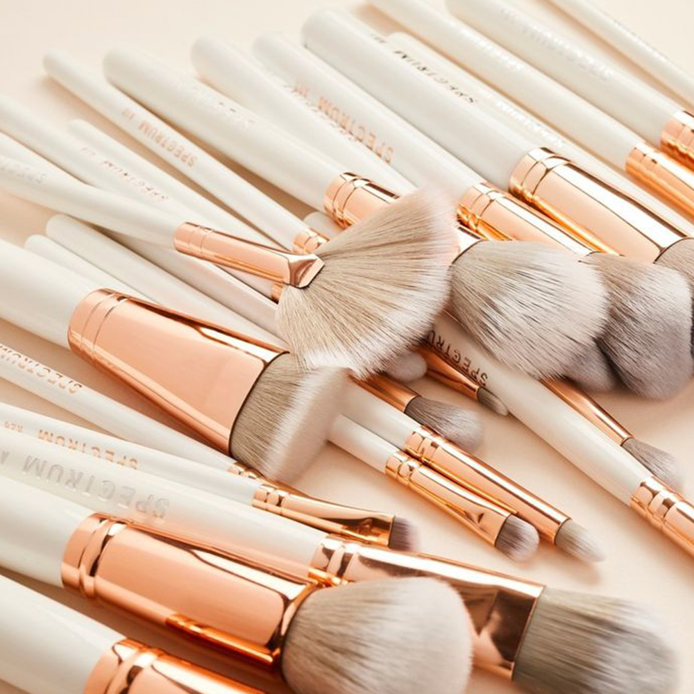 How to Properly Clean Makeup Brushes: A Step-by-Step Guide for Clear Skin
