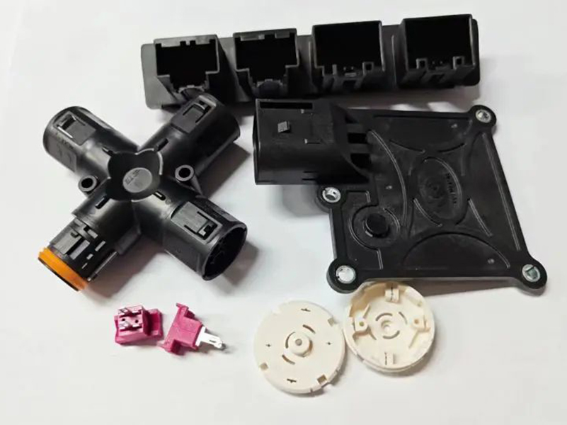 Custom injection molding plastic parts（PBT）