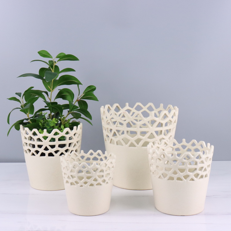 Hollow-out Shape Decoration Ceramic Flowerpot & Vase
