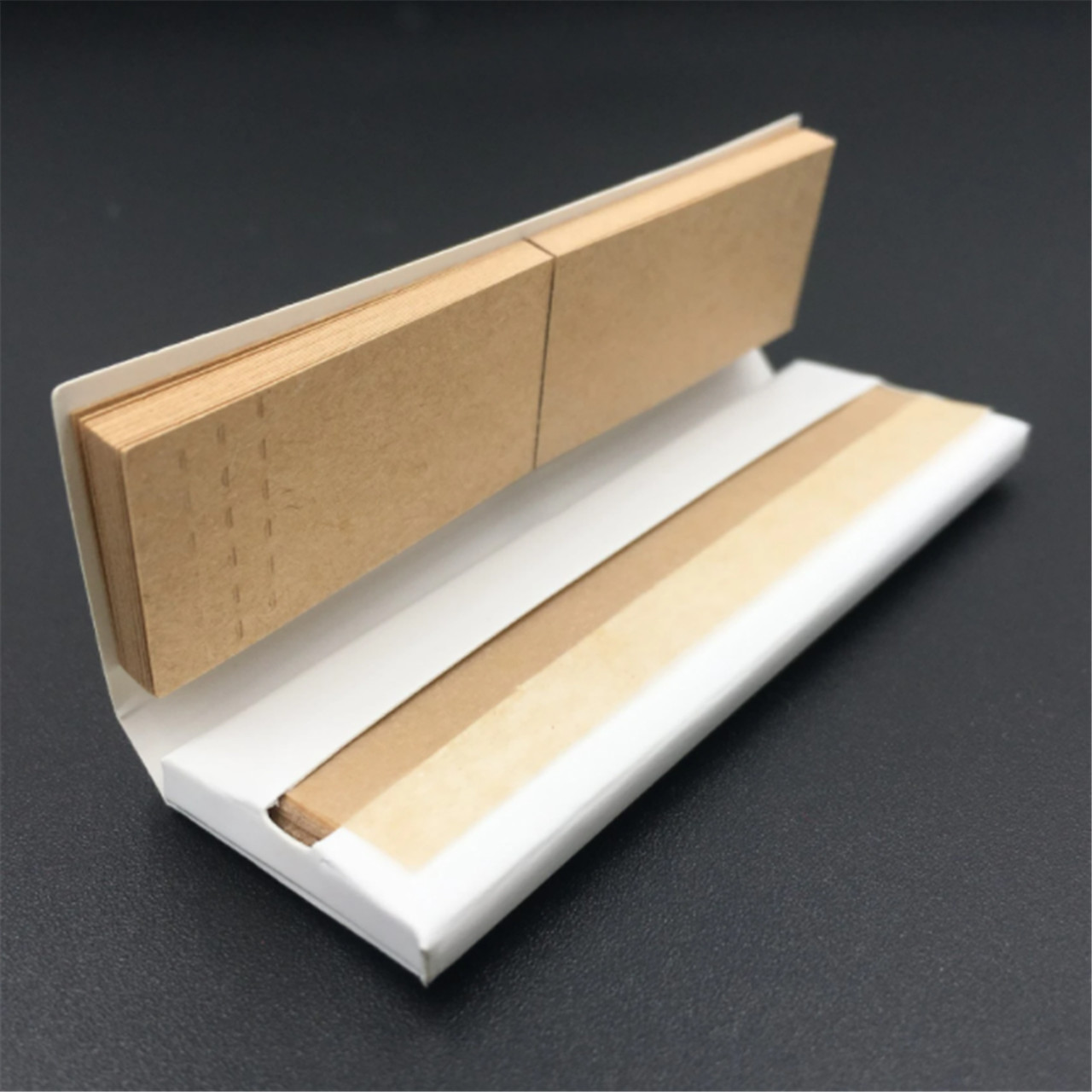  Custom design natural paper cigarette smoking rolling paper 2021 with custom logo