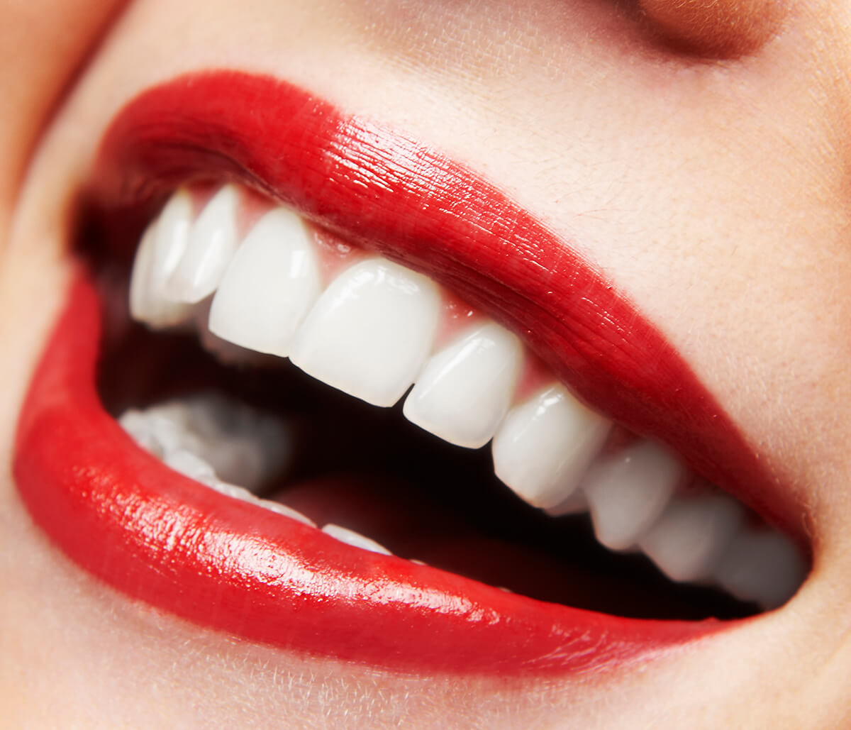 Cosmetic Dentist in Houston Discusses Latest AACD Statistics and Choosing the Right Practice