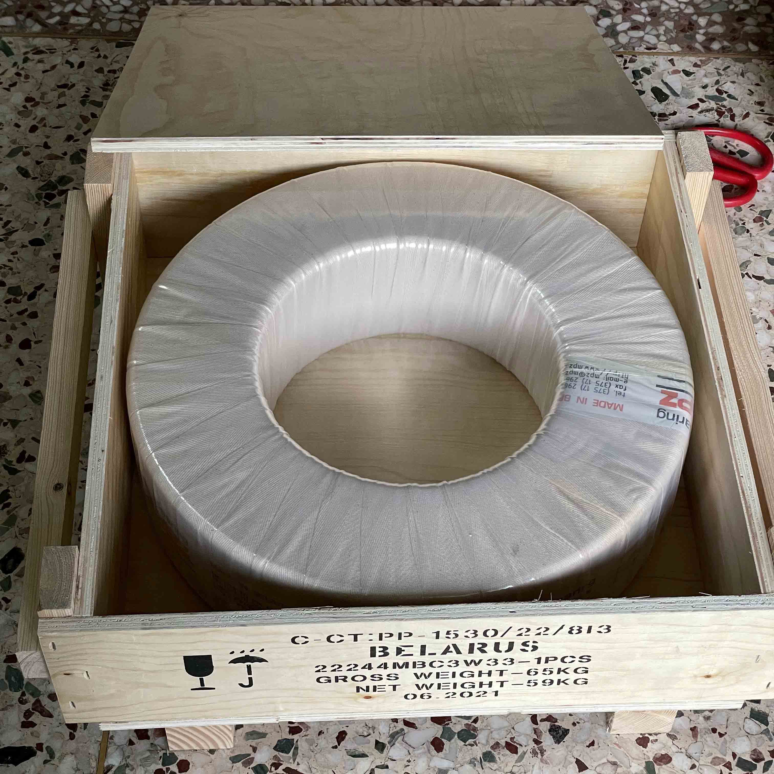 MPZ spherical roller bearings.  Special for vibrating screen, special for pulverizer, special for steel mill, special for fan series, special for cement plant