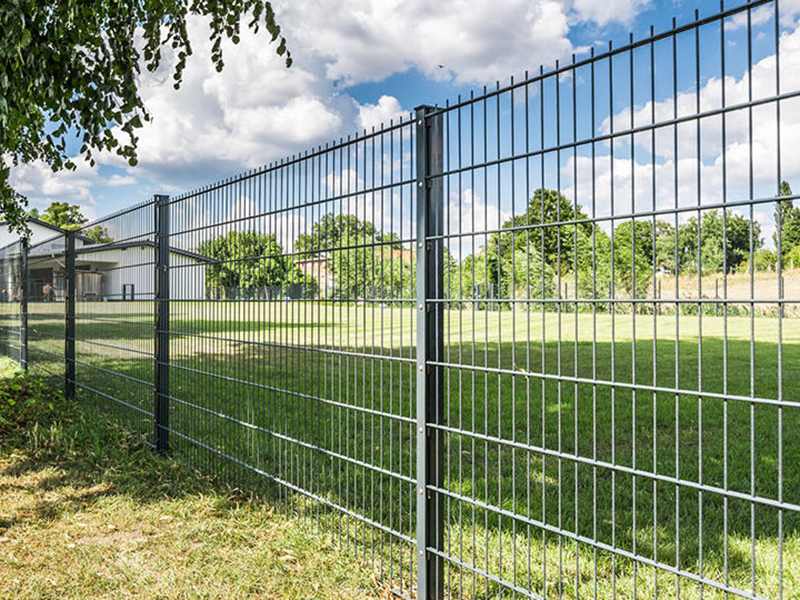 Residential Perimeter Fence 868 Line Double Pole Pad Fence