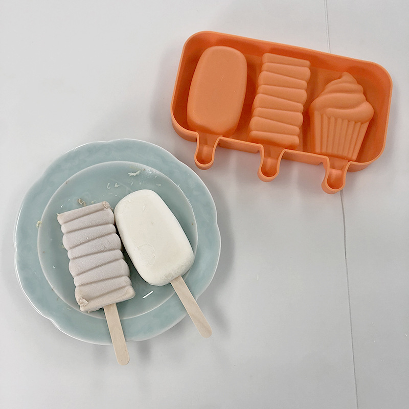 DIY Food Grade Bpa Free Ice Maker Tools Cartoon Popsicle Ice Cube Pop Tray With Lid Silicone Popsicle Ice Cream Mold For Kids