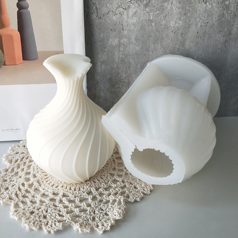 J1183 Handmade Irregular Spiral Soy Wax Molds Geometric Line Art Swirl Wavy Silicone Mold Spiral Vase Design Candle Mold