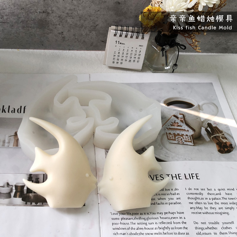 J6-127 Home Decor Handmade Animal Mold Fish Candle Mold DIY Cute Kissing Fish Silicone Soap Candle mold