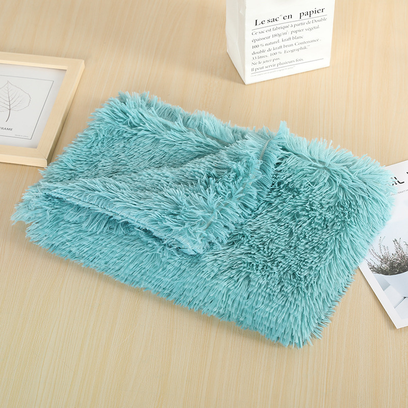 China Manufacturer Washable Long Plush Rectangle Blanket For Large Medium And Small Pet