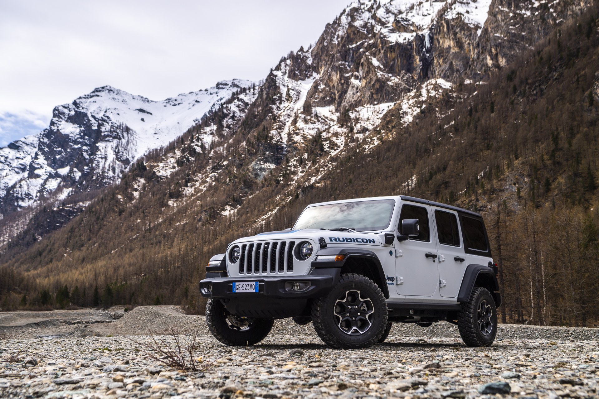 Jeep Wrangler: Which Should You Buy, 2021 or 2022? | News | Cars.com