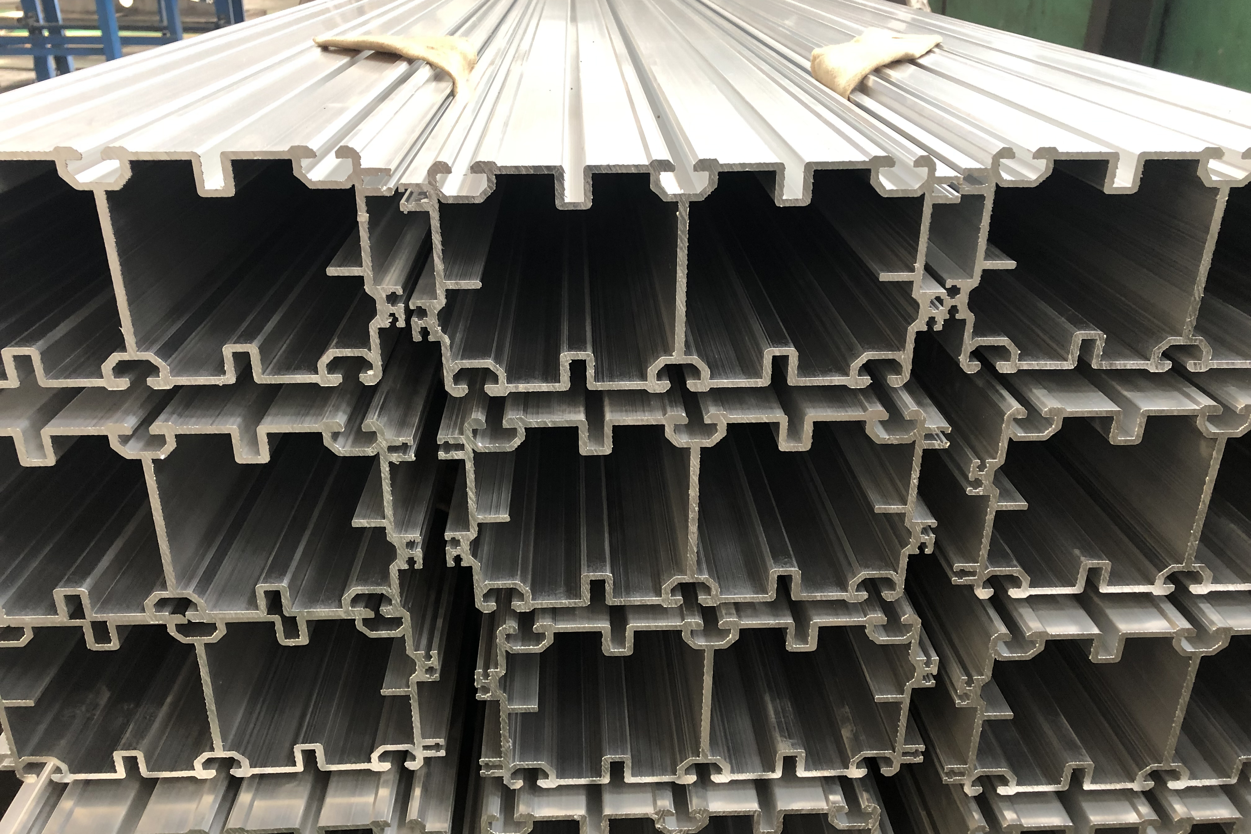 Aluminum Extrusions for Industrial Automation
