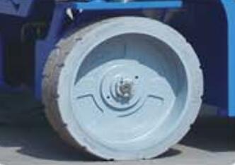 solid rubber tire wiwth brake