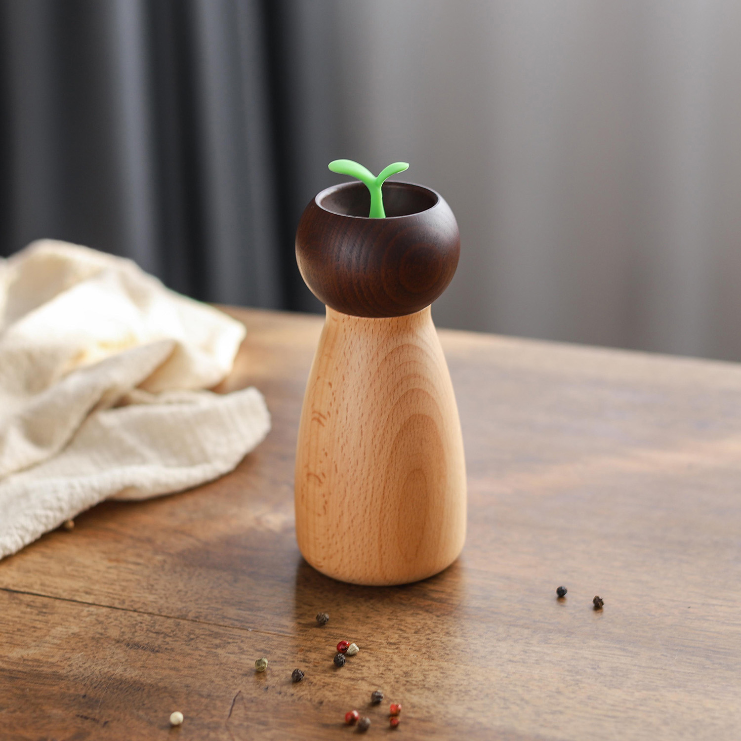 Innovative Thumb Press Pepper Grinder: A Must-Have Kitchen Tool