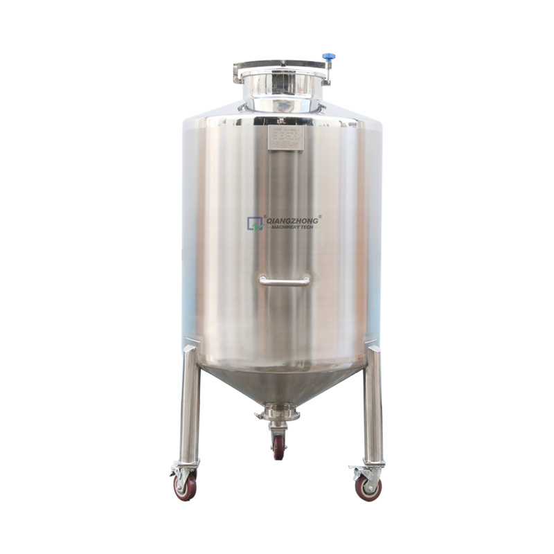 Stainless steel vacuum storage tank