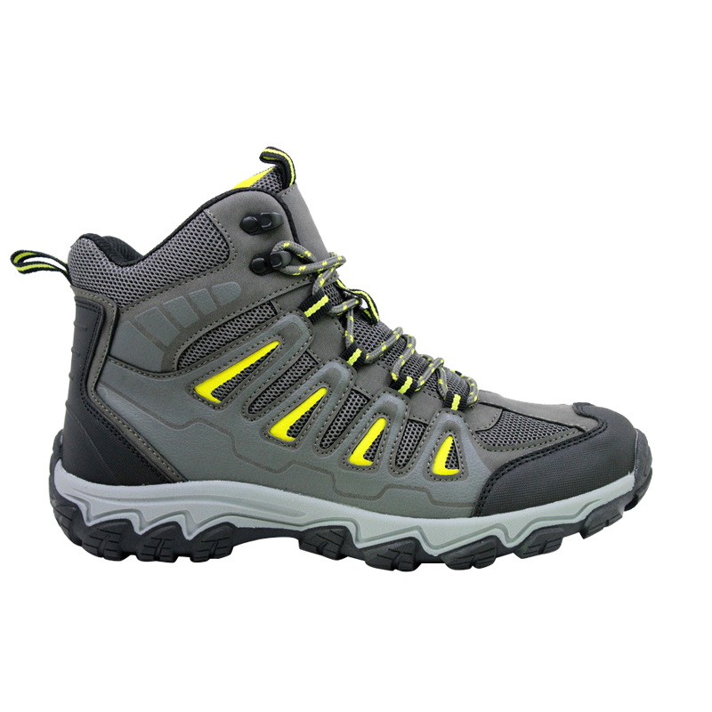 Winter Fashion: Discover the Best Hiking Boots for the Season