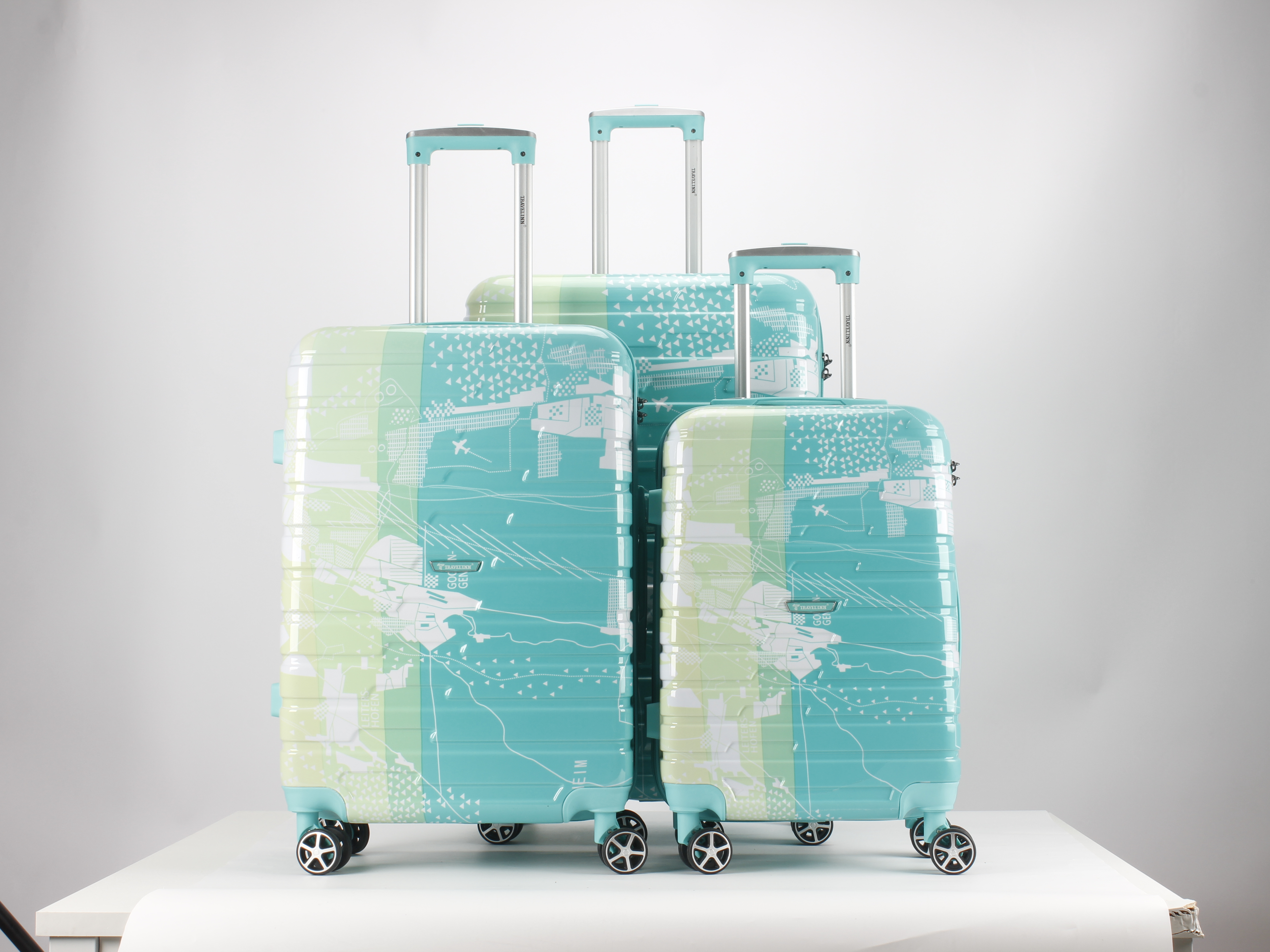 Top Luggage with Innovative Features for Travelers