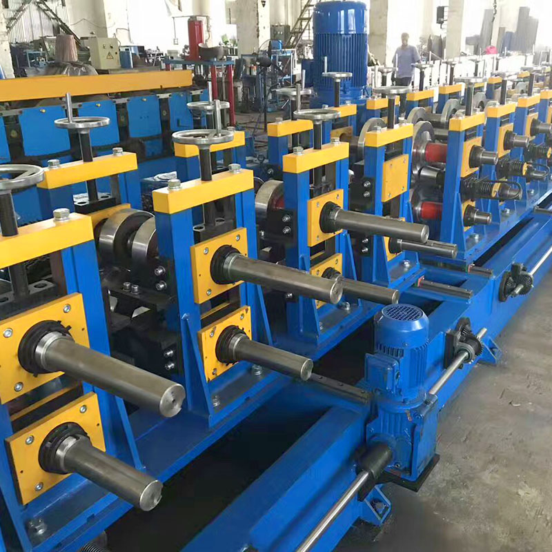 Shanghai SIHUA quality and customized C&Z interchanging roll forming machine 