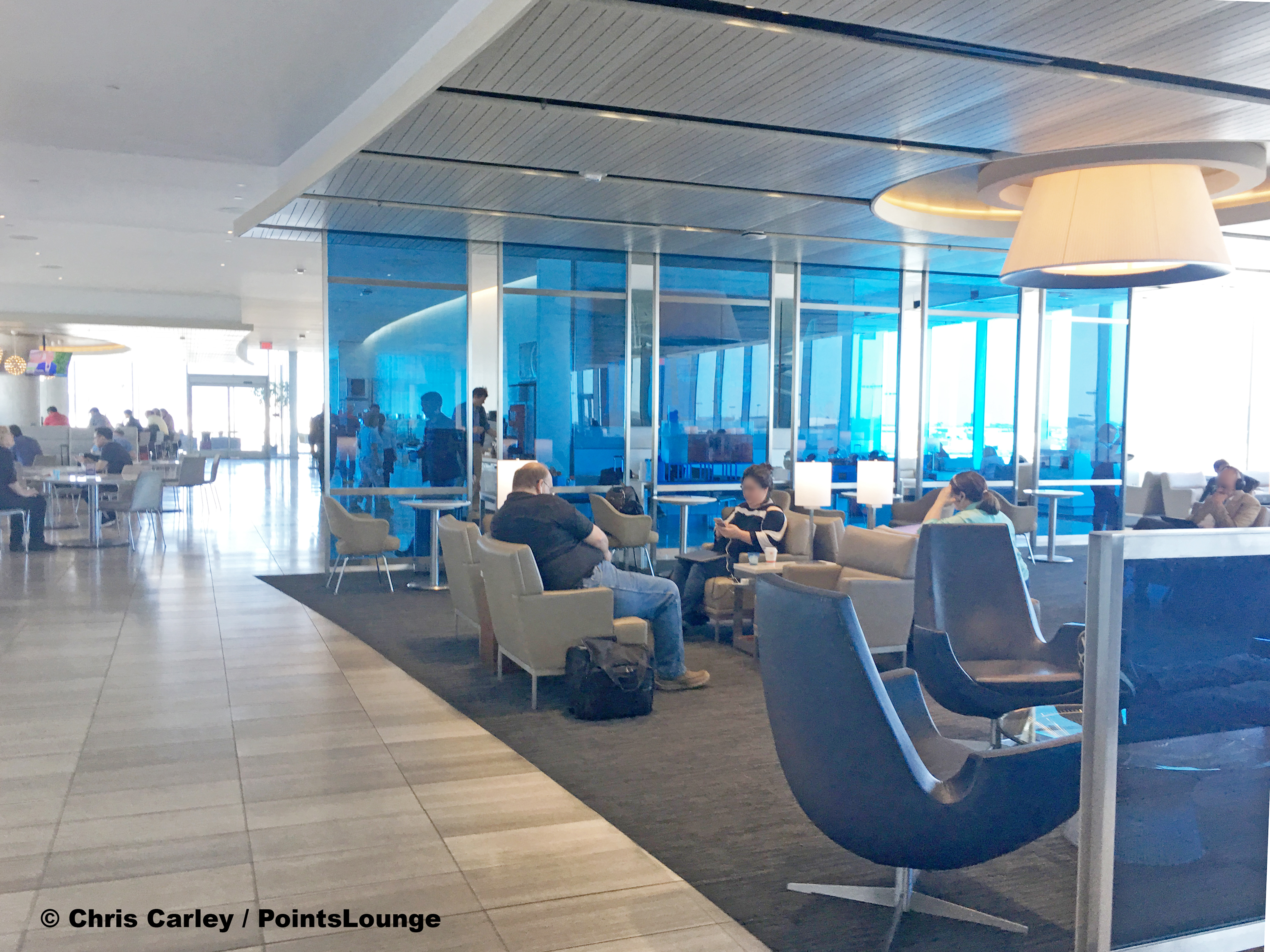 United-Club-LAX-Airport-Lounge-Seating-Area - Rens Points