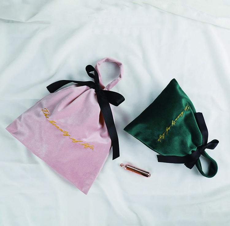 Drawstring Gift Bags Flannel Velvet Material Custom Size from China