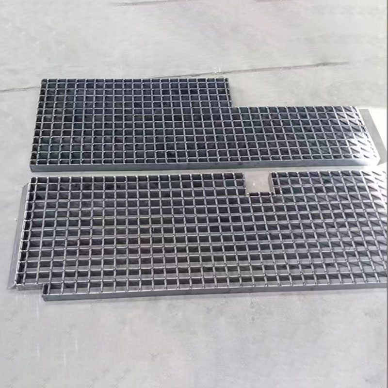Durable and Weather-resistant Stainless Steel Grating for a Variety of Applications