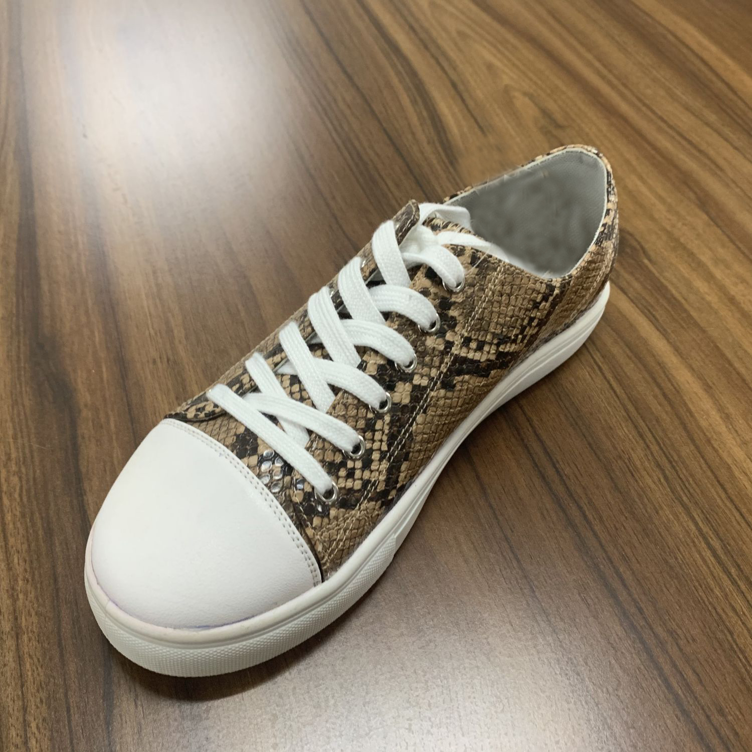 Women's Vegan Leather Lace Up Casual Shoes 